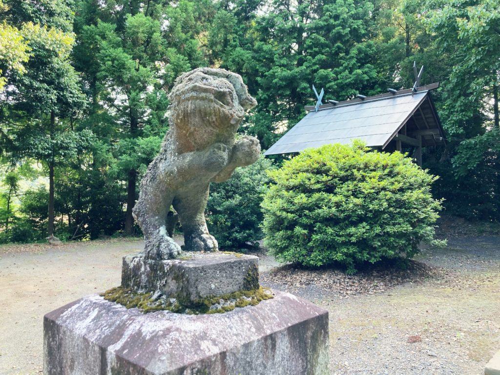 豊前市大河内の日吉神社　狛犬