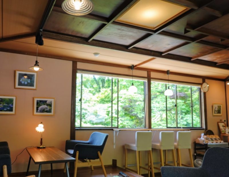 緑に癒される耶馬溪道の駅の中のカフェ「道カフェ 余菓の日」