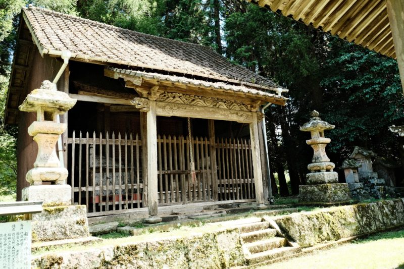 香春から来た秦氏が宇佐で最初に建てた神社 - 稲積六神社 本殿